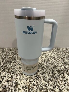 Stanley Quencher H2.0 Tumbler - Glacier- New 40 oz